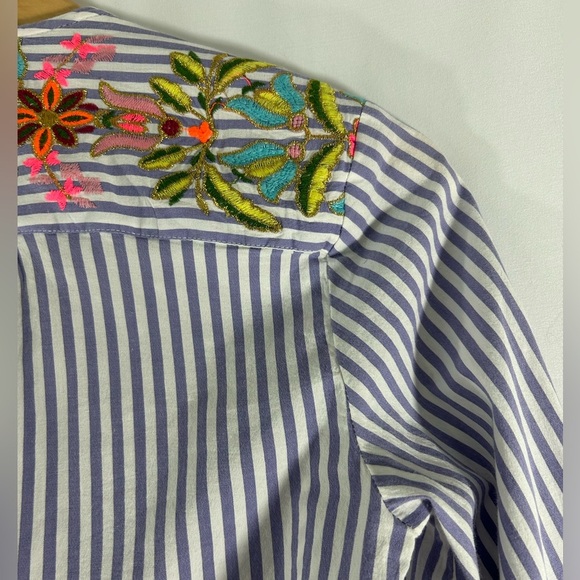 Anthropologie V Neck Wrap Look Long Sleeve Blouse XS Beautiful Embroidery - Picture 11 of 11